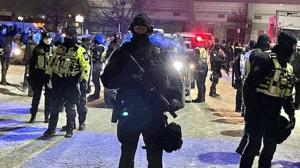 渥太华宣布进入紧急状态 警方对反疫苗抗议示威采取行动