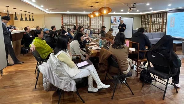 天下不可操控，只可顺应；凡是用力过度，必然走向反面！